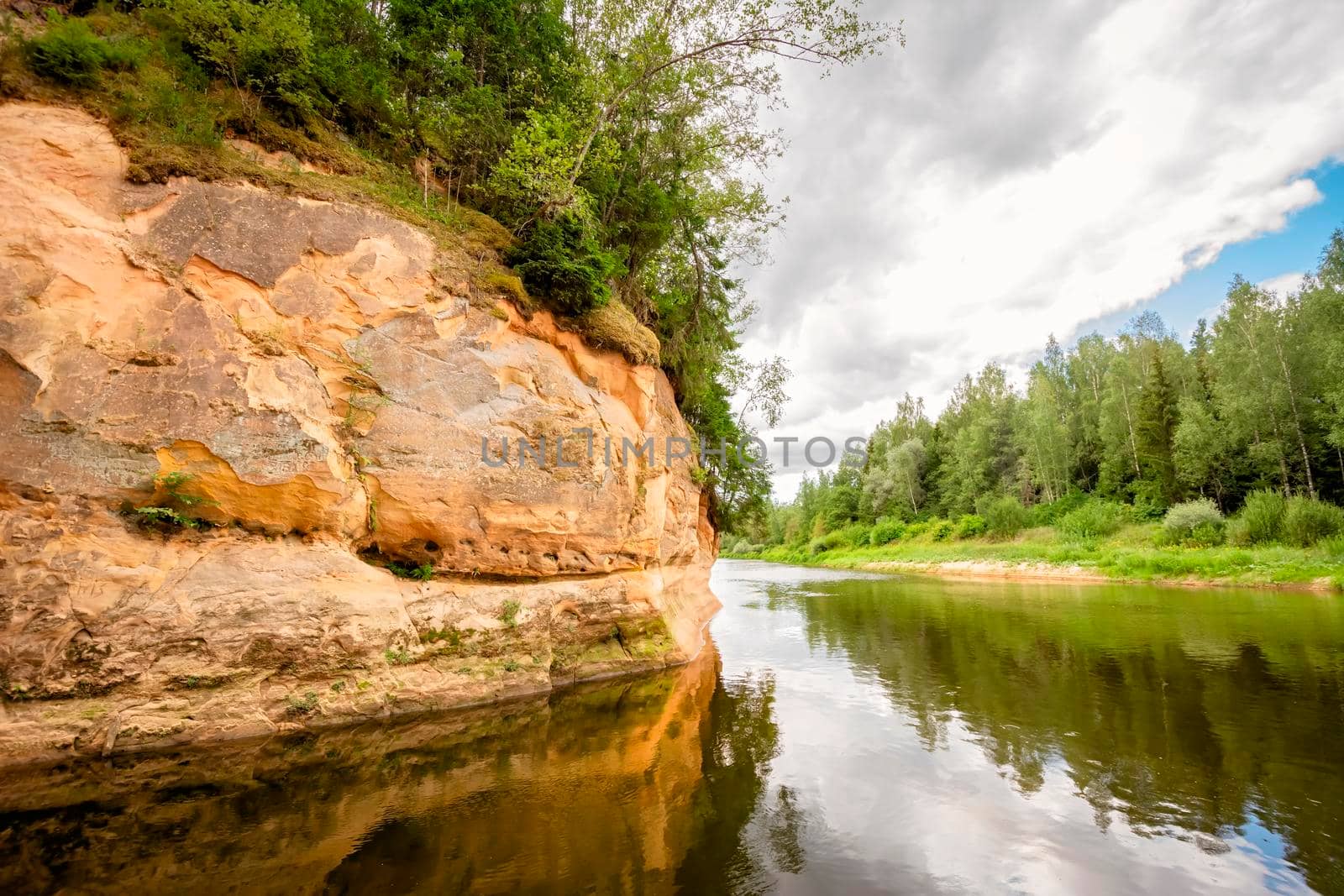 Eagle Cliffs in the valley of the Gauja river by SNR