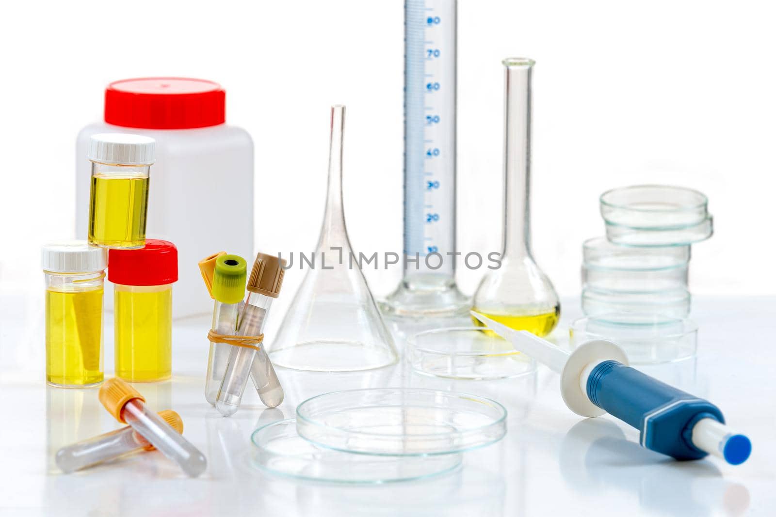 Sampling tubes, vials, petri dishes test pieces pipette