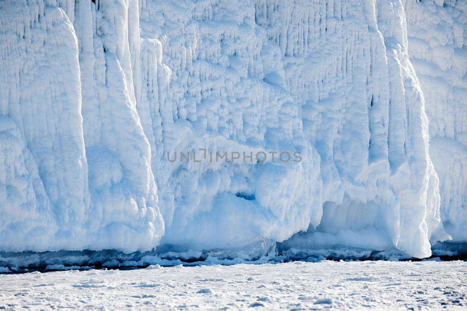 Ice formations. Forms of frozen water.