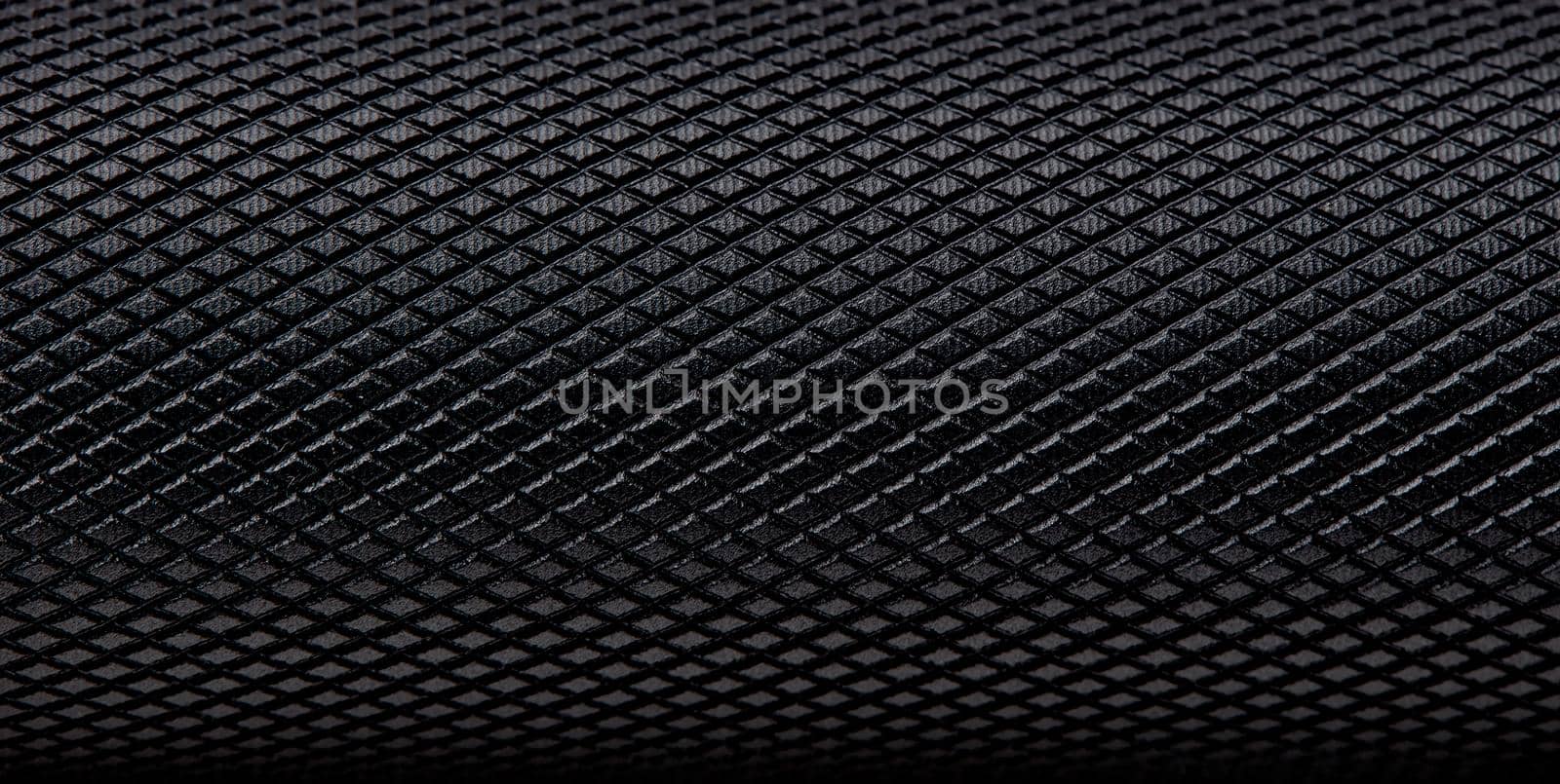 Finning on the metal body. comfortable grip. Metal round surface with longitudinal and transverse notches.