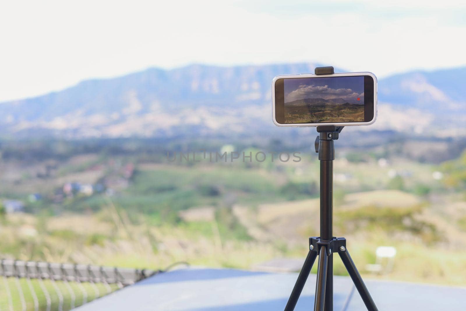 Set up a camera to shoot landscapes using your smartphone. by iPixel_Studio