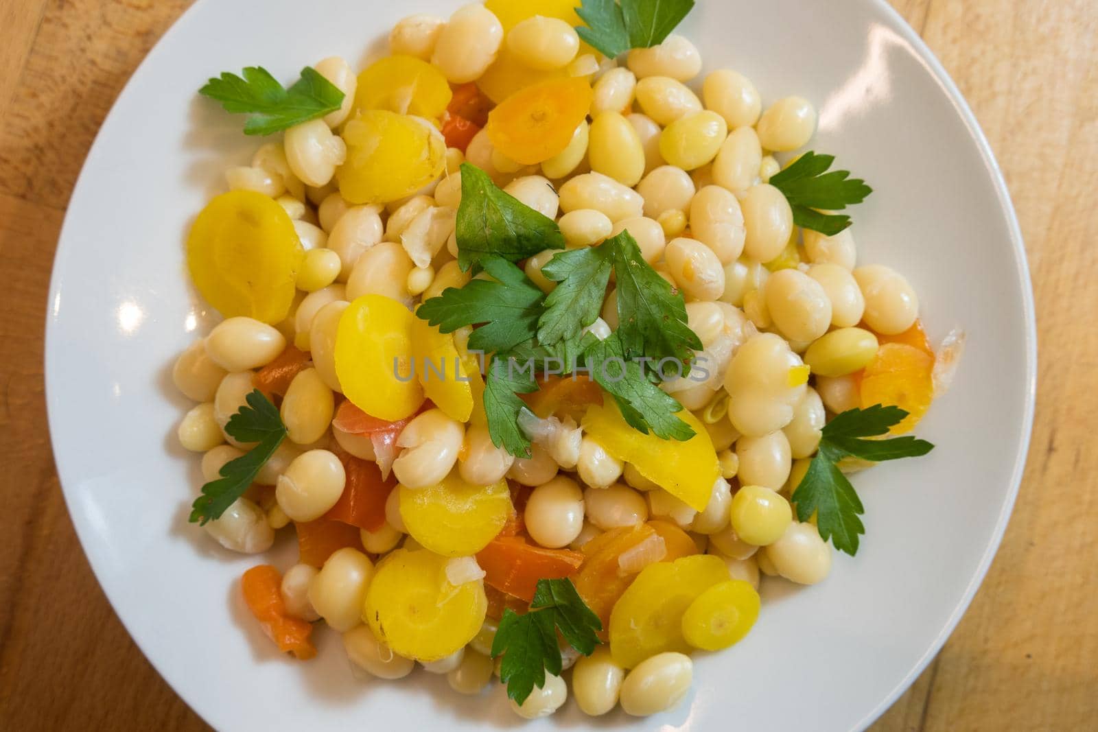 Coco de Paimpol beans in the white plate