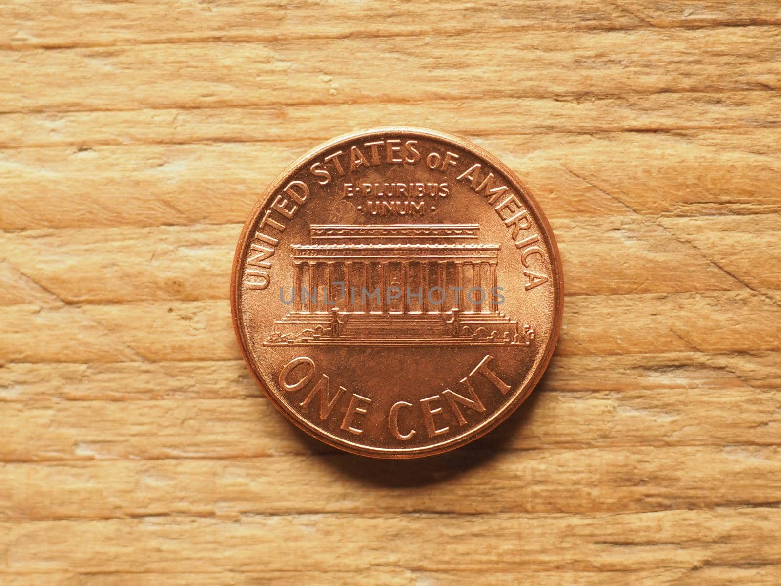1 cent coin, reverse side showing Lincoln memorial, currency of the USA by claudiodivizia
