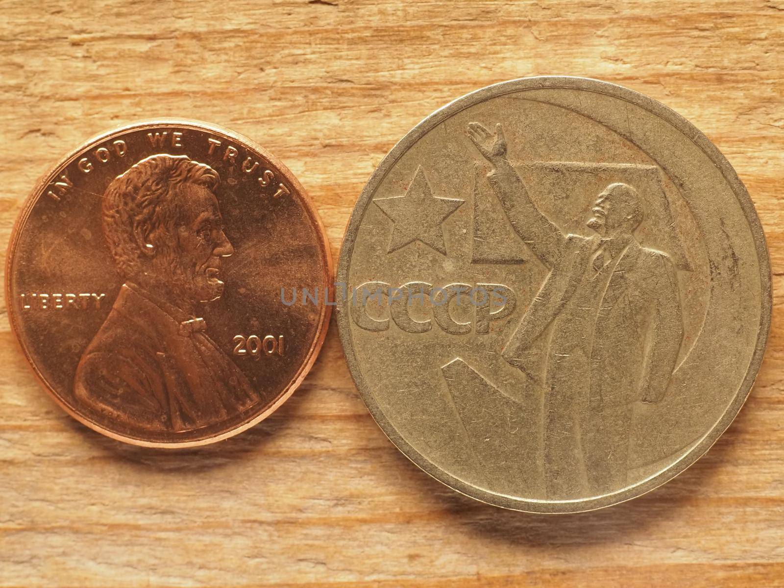 Abraham Lincoln and Vladimir Lenin on USA and CCCP coins