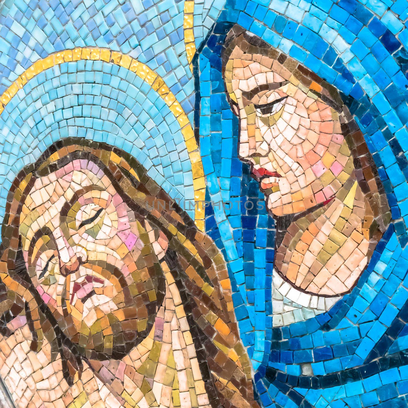 Mosaic depiction of Christ's body being in the arms of the Virgin Mary