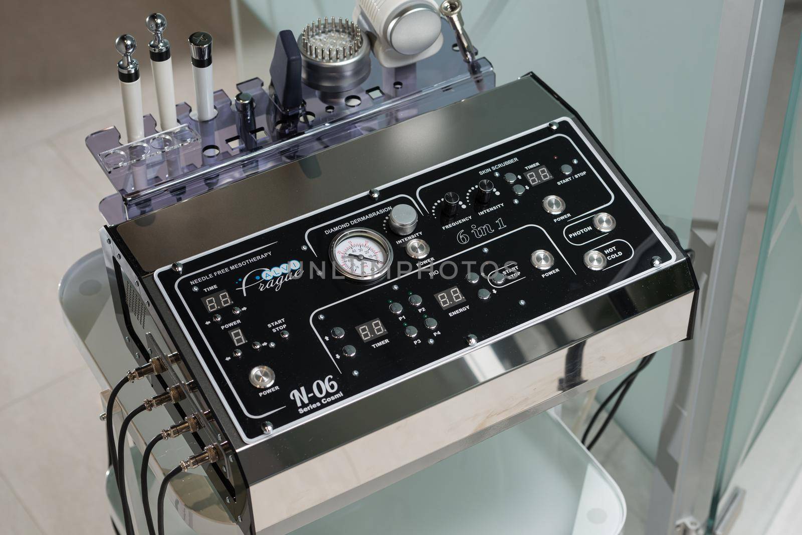 Modern device for needle free mesotherapy in a clinic by Ashtray25