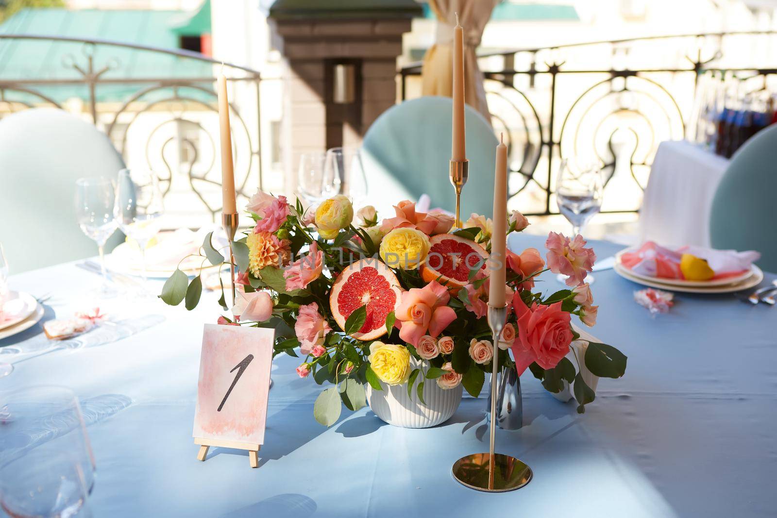 Wedding day event organization table setting decor.