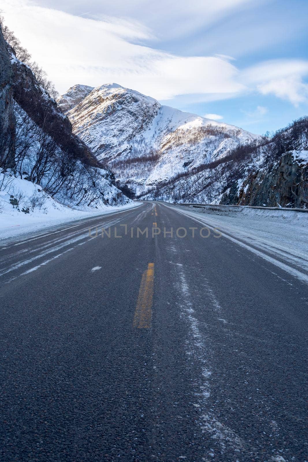 Frozen Road, Norway by bildgigant