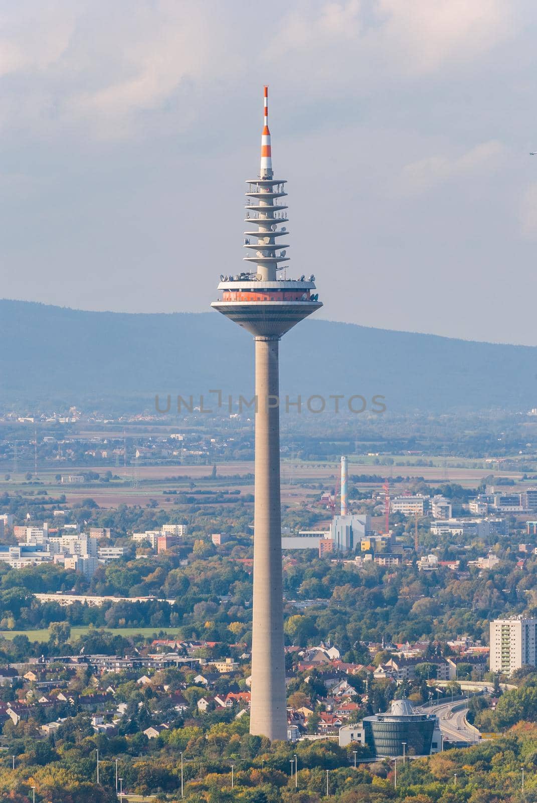 Television tower, Frankfurt (Germany) by bildgigant