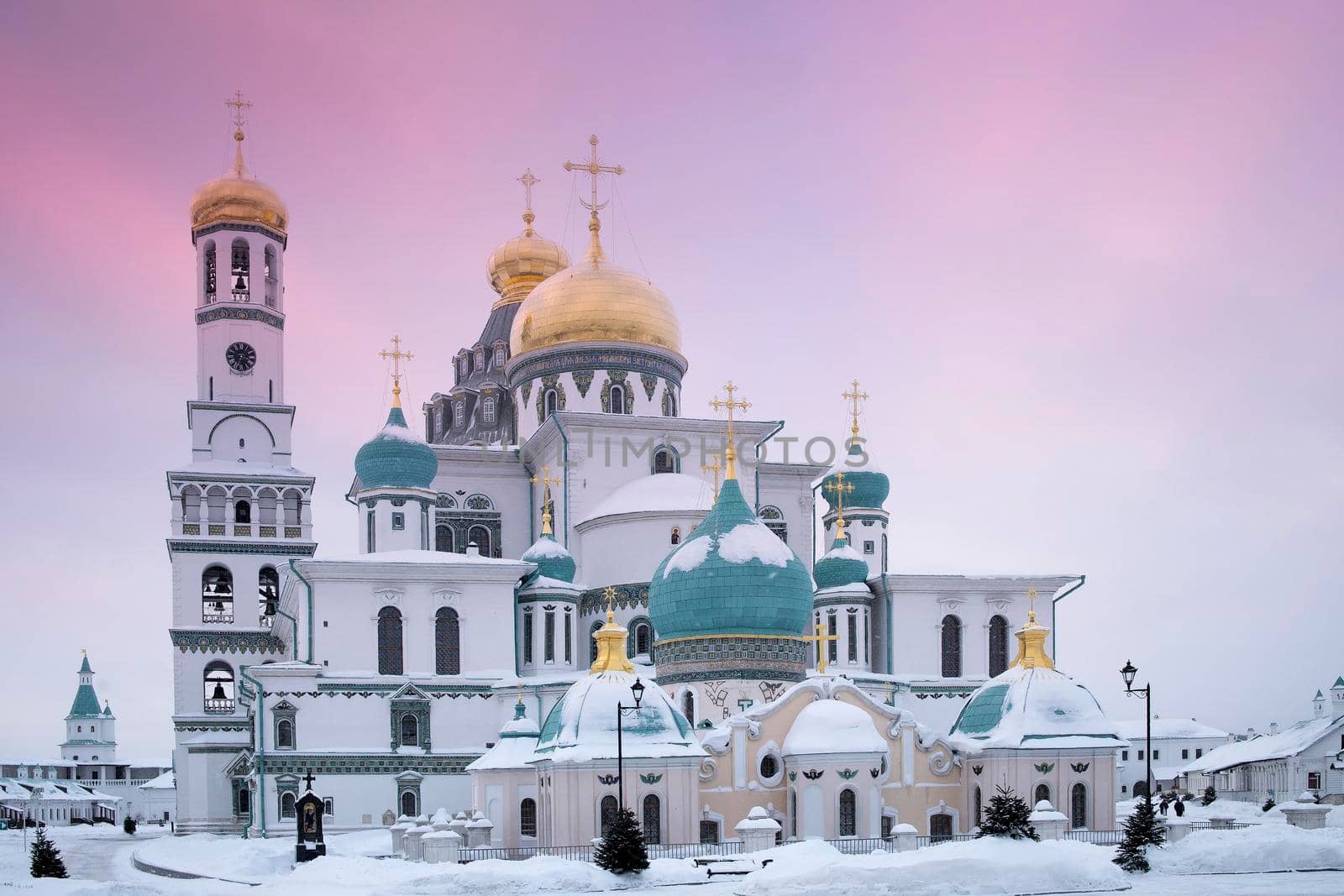 ISTRA, RUSSIA - January 16, 2022, The Resurrection Cathedral of New Jerusalem Monastery was built according to the prototype - the Church of the Holy Sepulcher in Jerusalem. Snowfall