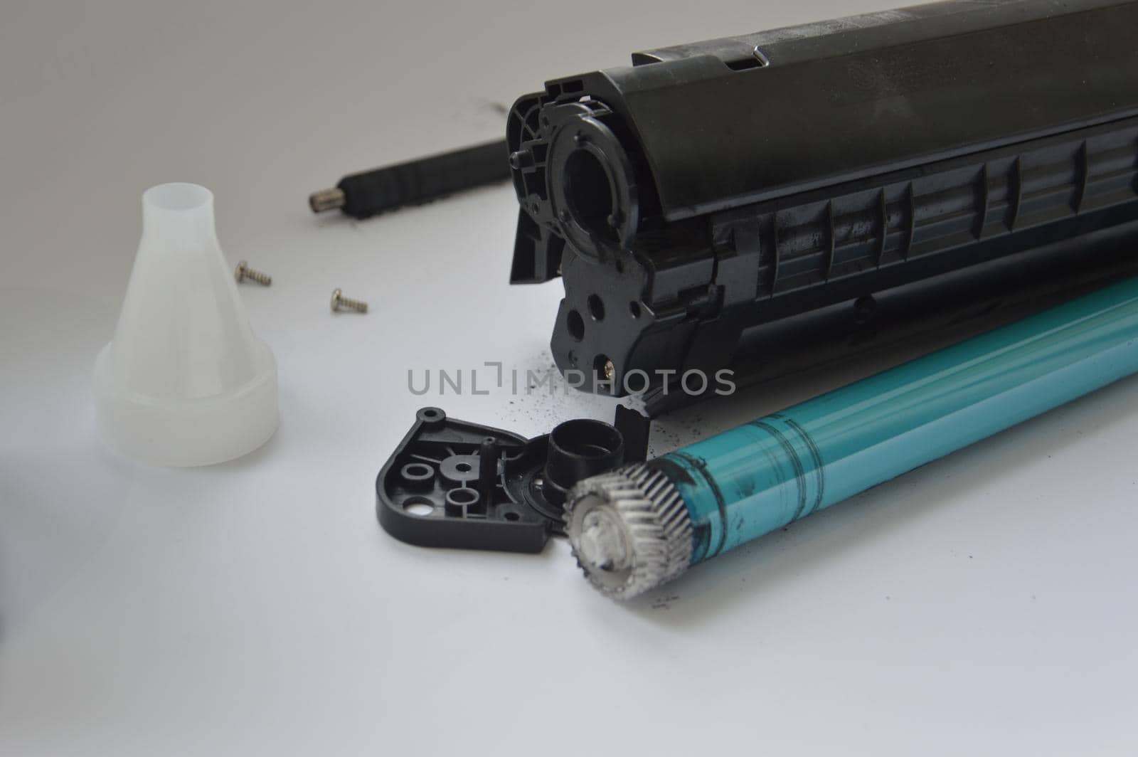 Charging the laser printer cartridge with toner powder by architectphd