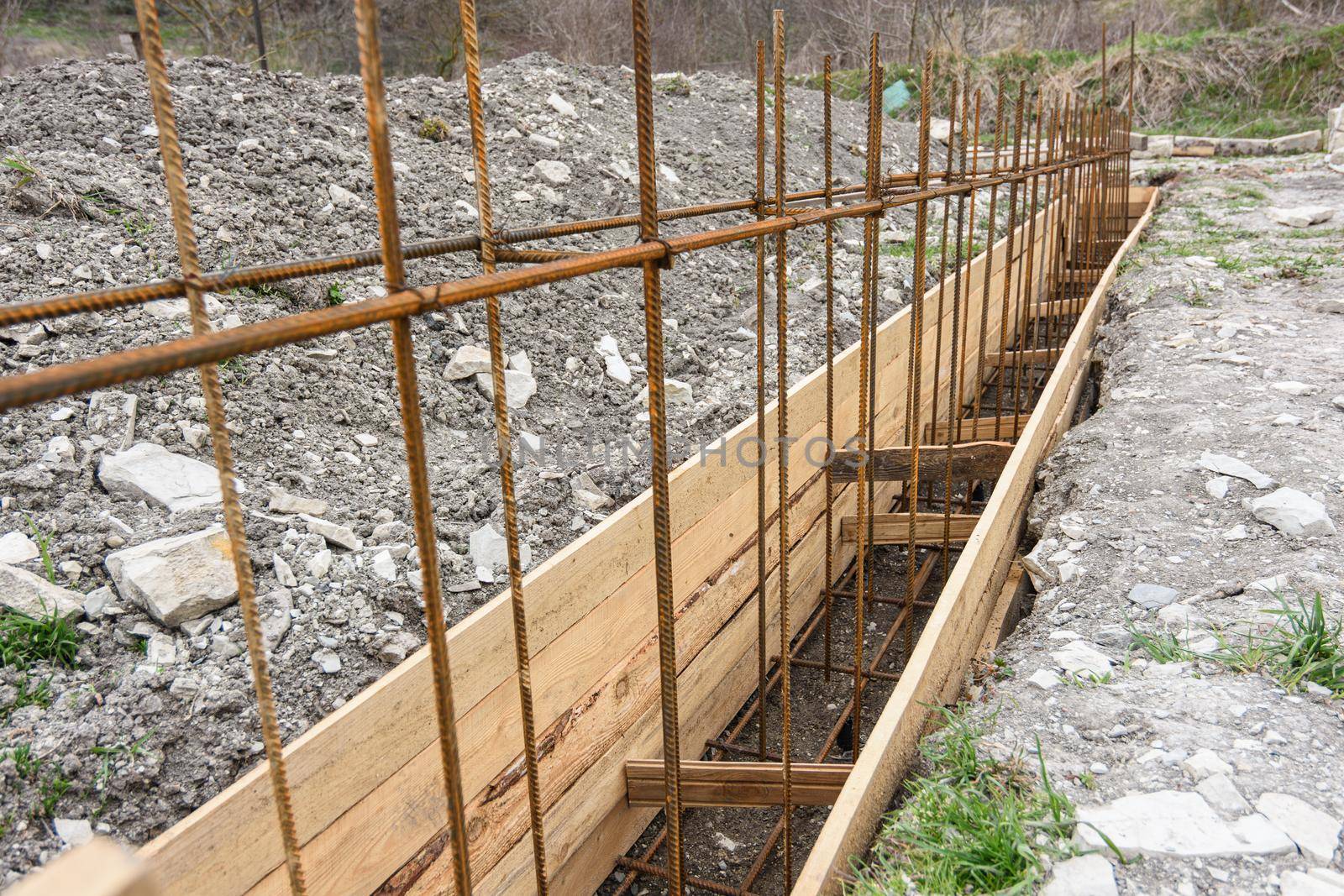Reinforcement of the strip foundation with metal reinforcement a