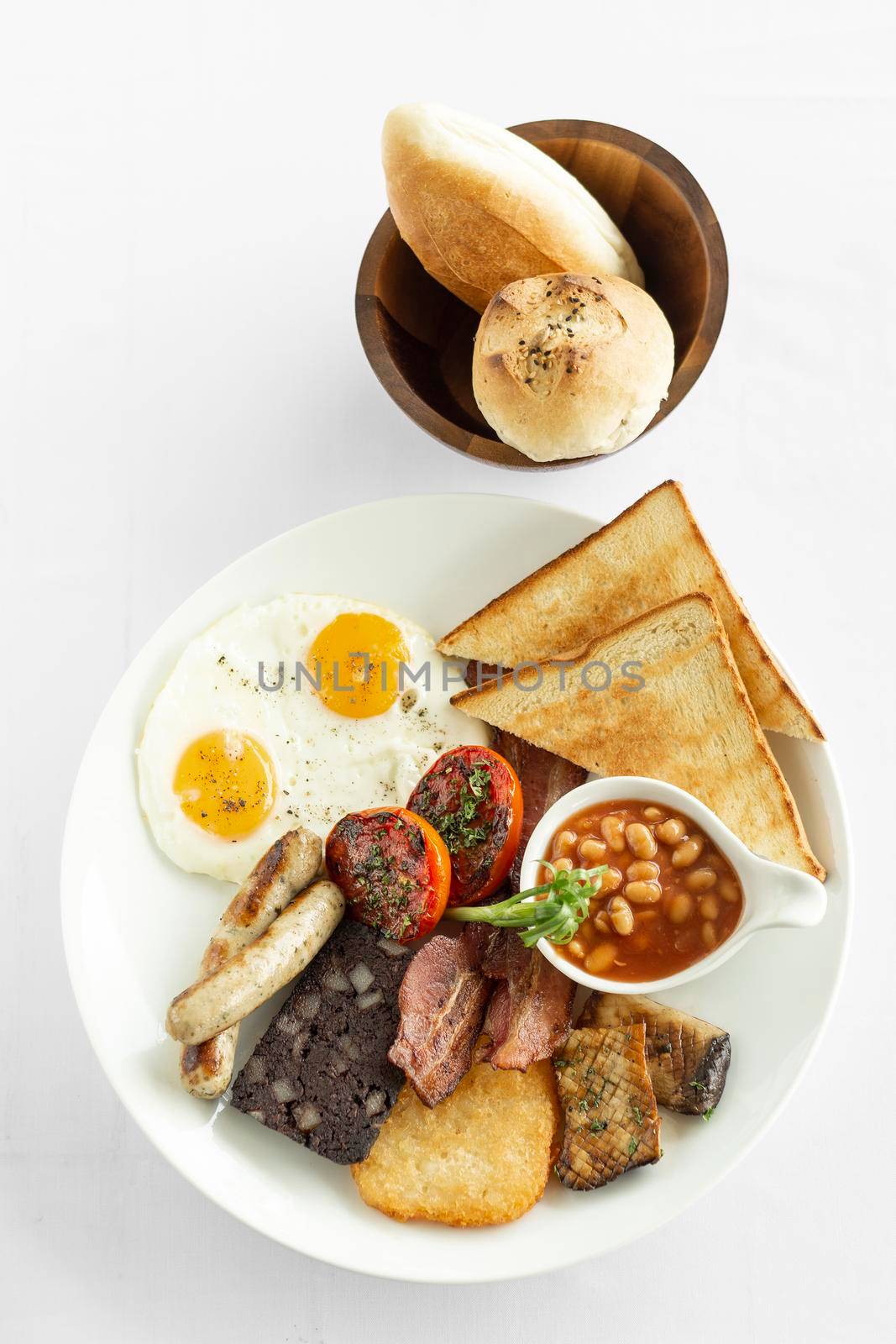 traditional full english breakfast in london UK restaurant by jackmalipan