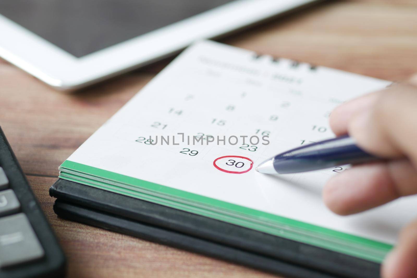 deadline concept with red mark on calendar date.