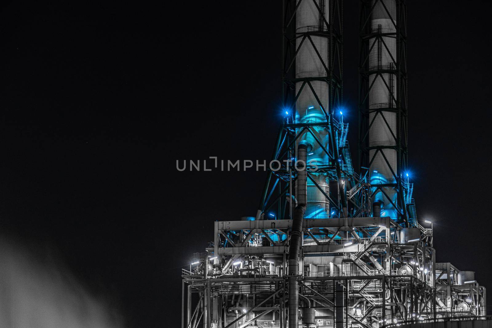 Motton at Kawasaki, Keihin Industrial Zone. Shooting Location: Kawasaki City, Kanagawa Prefecture