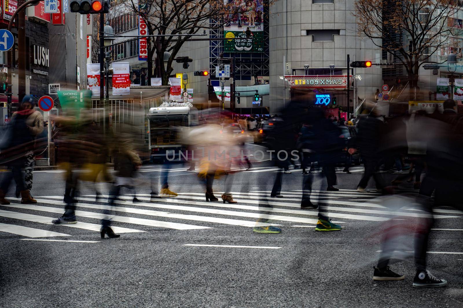 Shibuya scramble intersection throne. Shooting Location: Tokyo metropolitan area