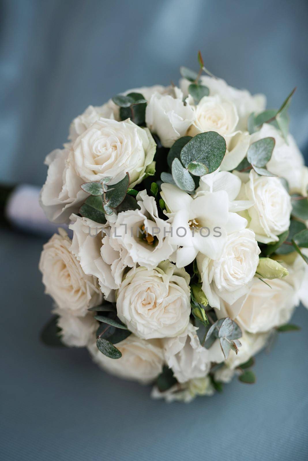 elegant wedding bouquet of fresh natural flowers by Andreua