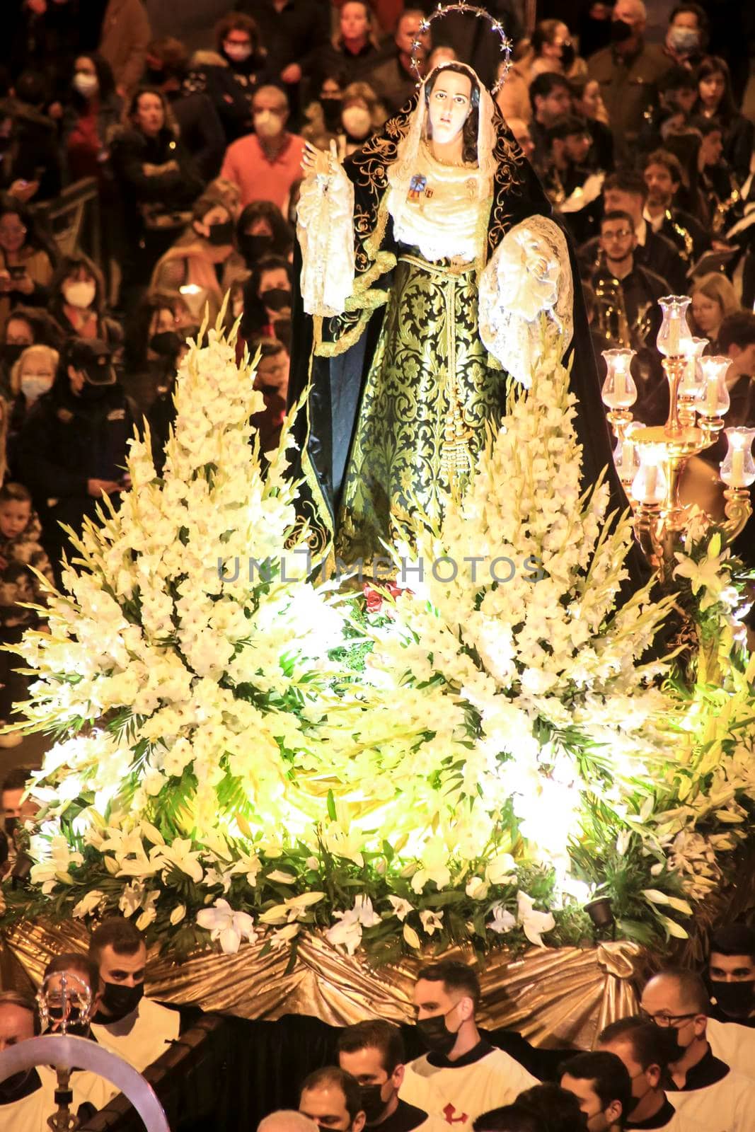 Virgin Mary in procession in Holy Week in Elche by soniabonet