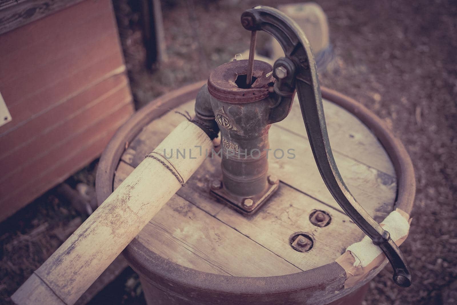 Image of retro well (Showa sight). Shooting Location: Tokyo metropolitan area