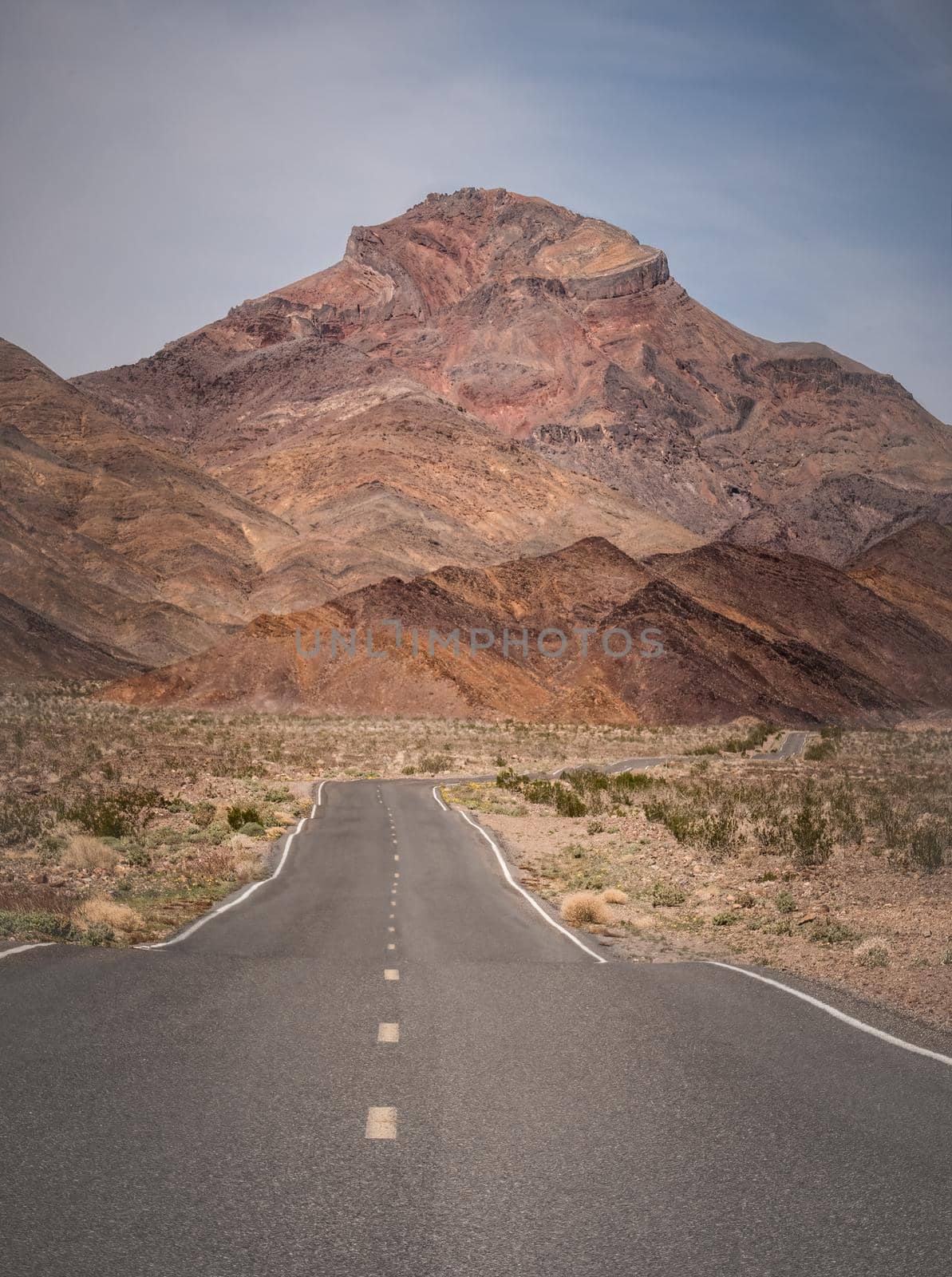 Lonely Death Valley road by lisaldw