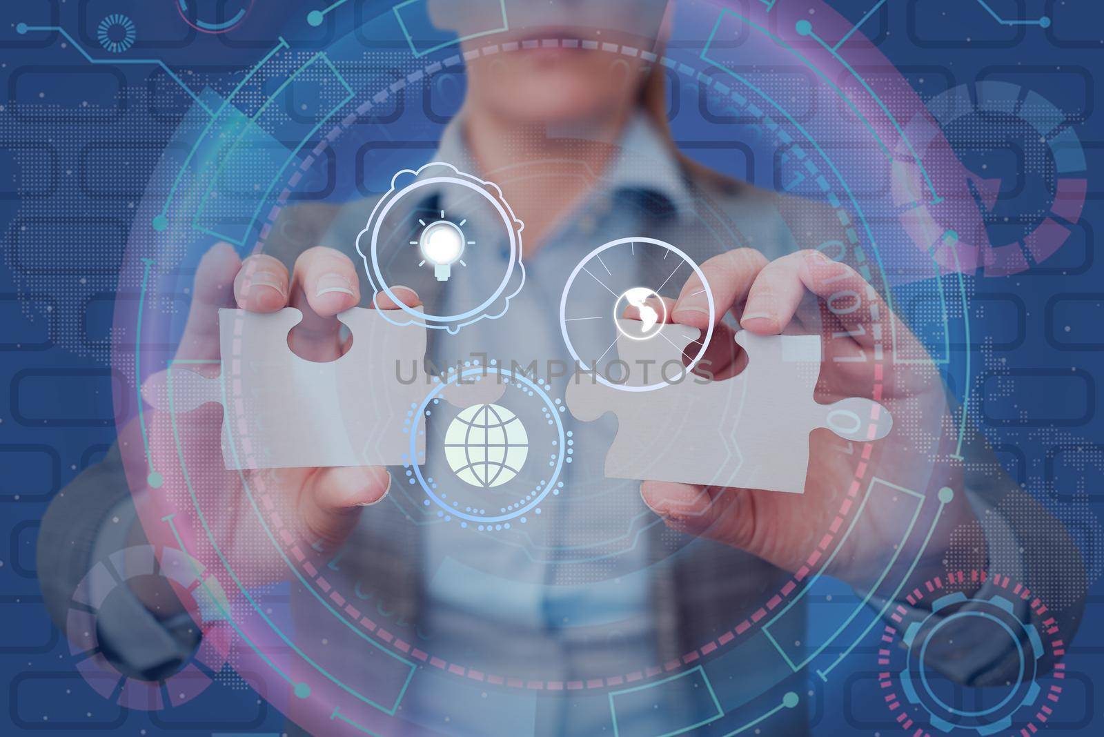 Lady in suit holding two puzzle pieces representing innovative thinking.