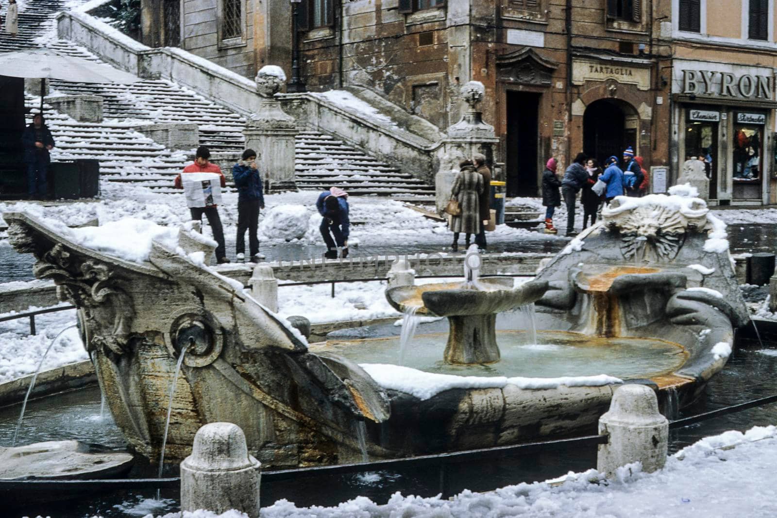 old picture (1985) of unusual snowfall in Rome - Spain Square - Vatican - Rome - Lazio - Italy