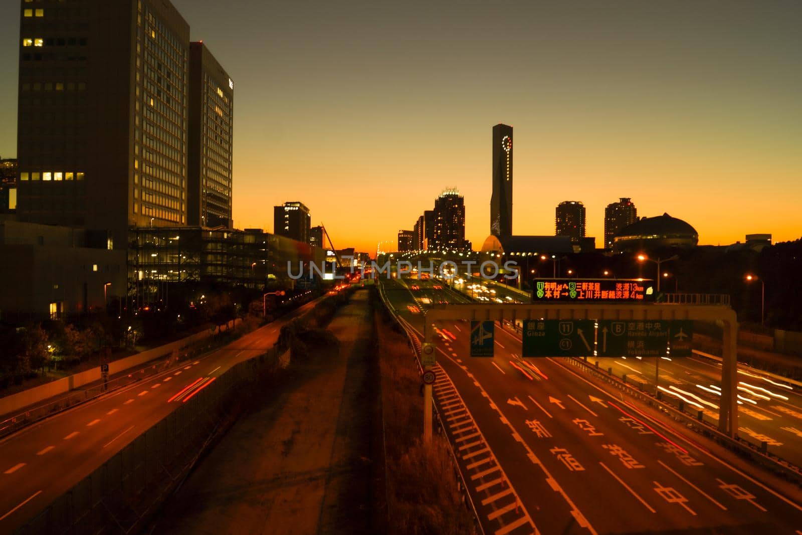 Tokyo Daeba, Tokyo Metropolitan Expressway Gulf Line. Shooting Location: Tokyo metropolitan area