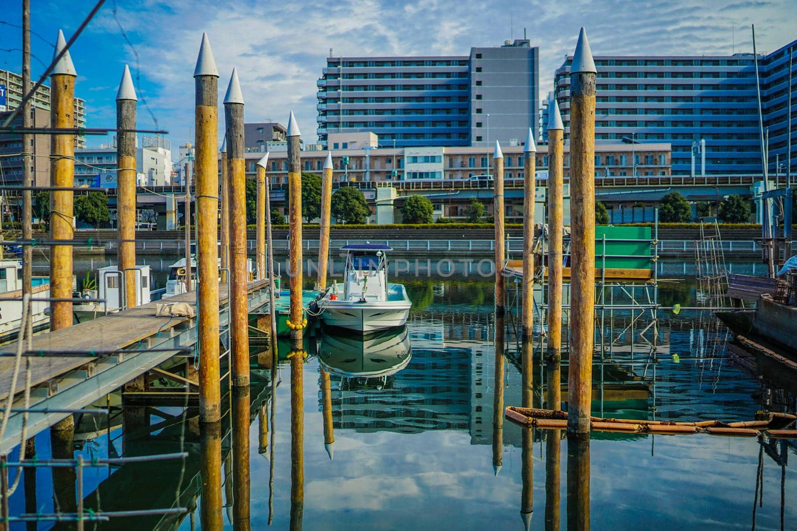 Katsushima Canal (Shinagawa Ward). Shooting Location: Tokyo metropolitan area