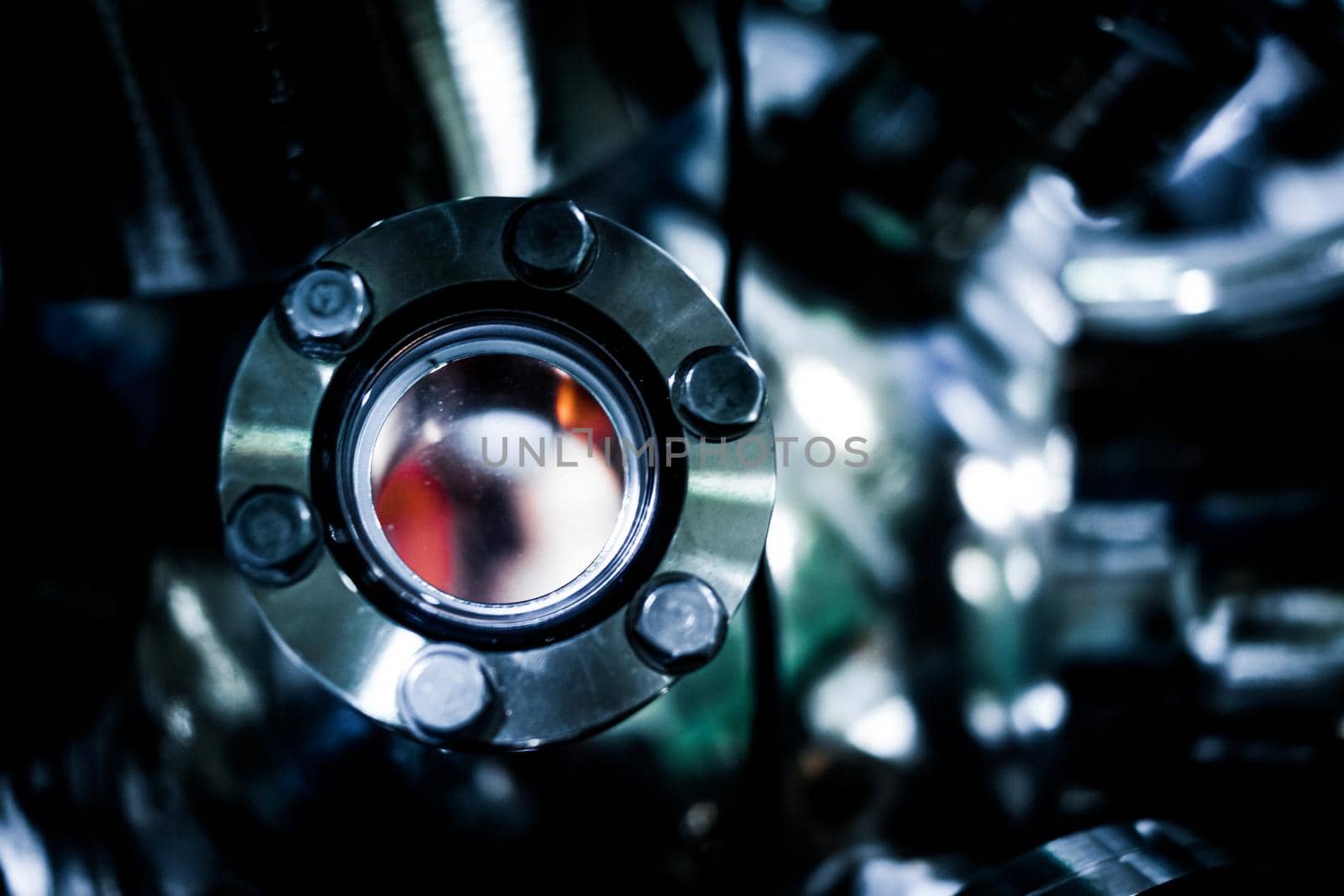 Image of vacuum equipment and experiment equipment. Shooting Location: Tskuba-city, Ibaraki-pref