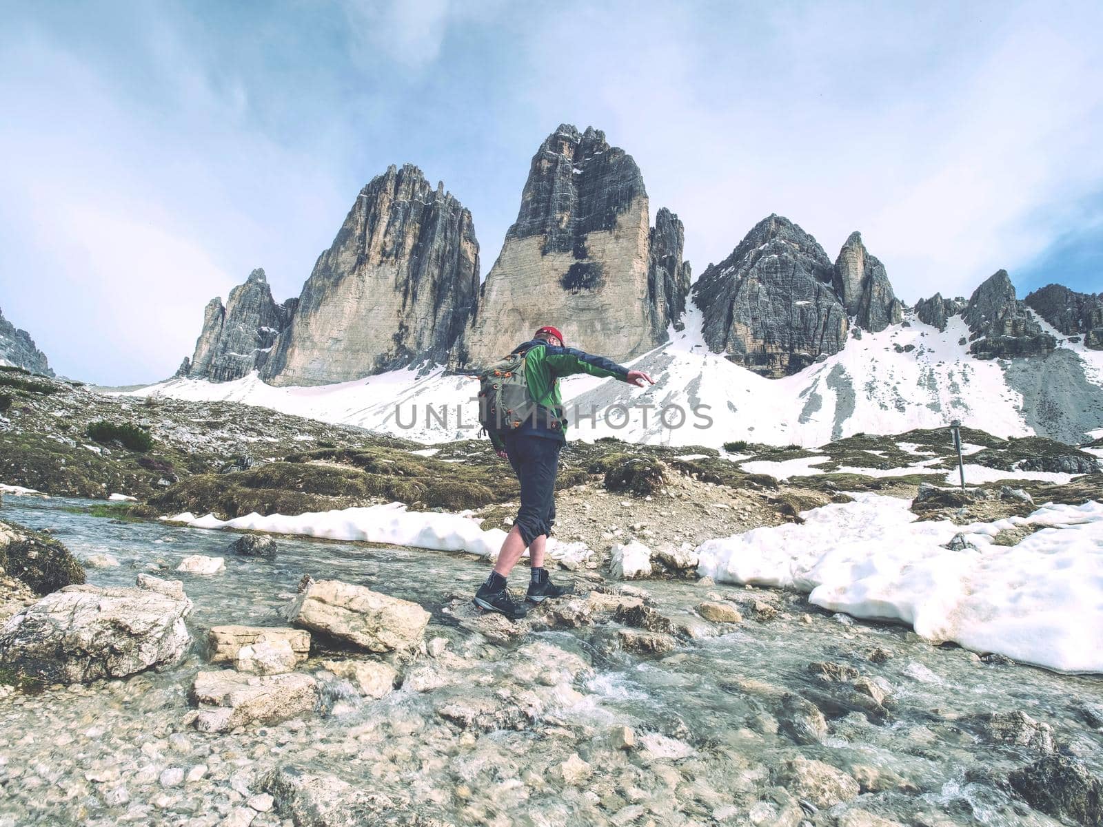 Popular Tre Cime di Lavaredo tour around sharp peaks massif. by rdonar2