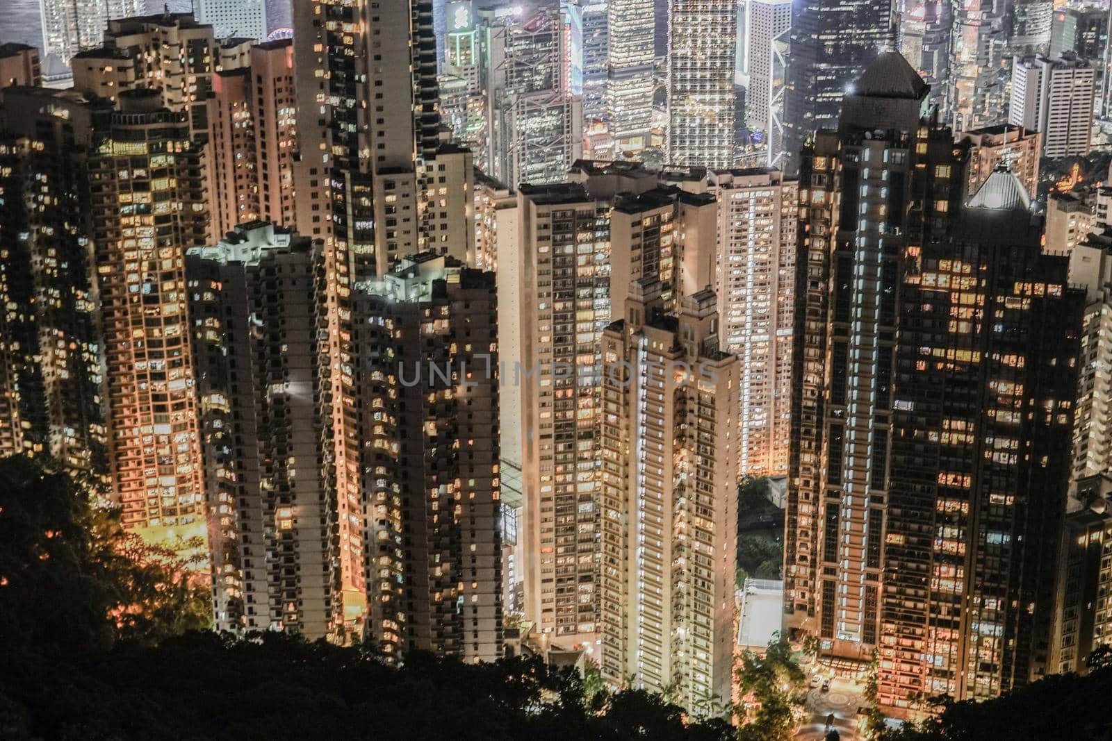 Night view of Hong Kong seen from Victoria Peak. Shooting Location: Hong Kong Special Administrative Region