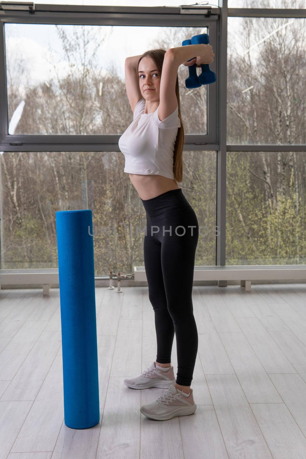 Training dumbbells and with Girl skate roller a foam roller young gym, for girl female for fit from strong dumbbell, muscle band. Club resistance home, stretching by 89167702191