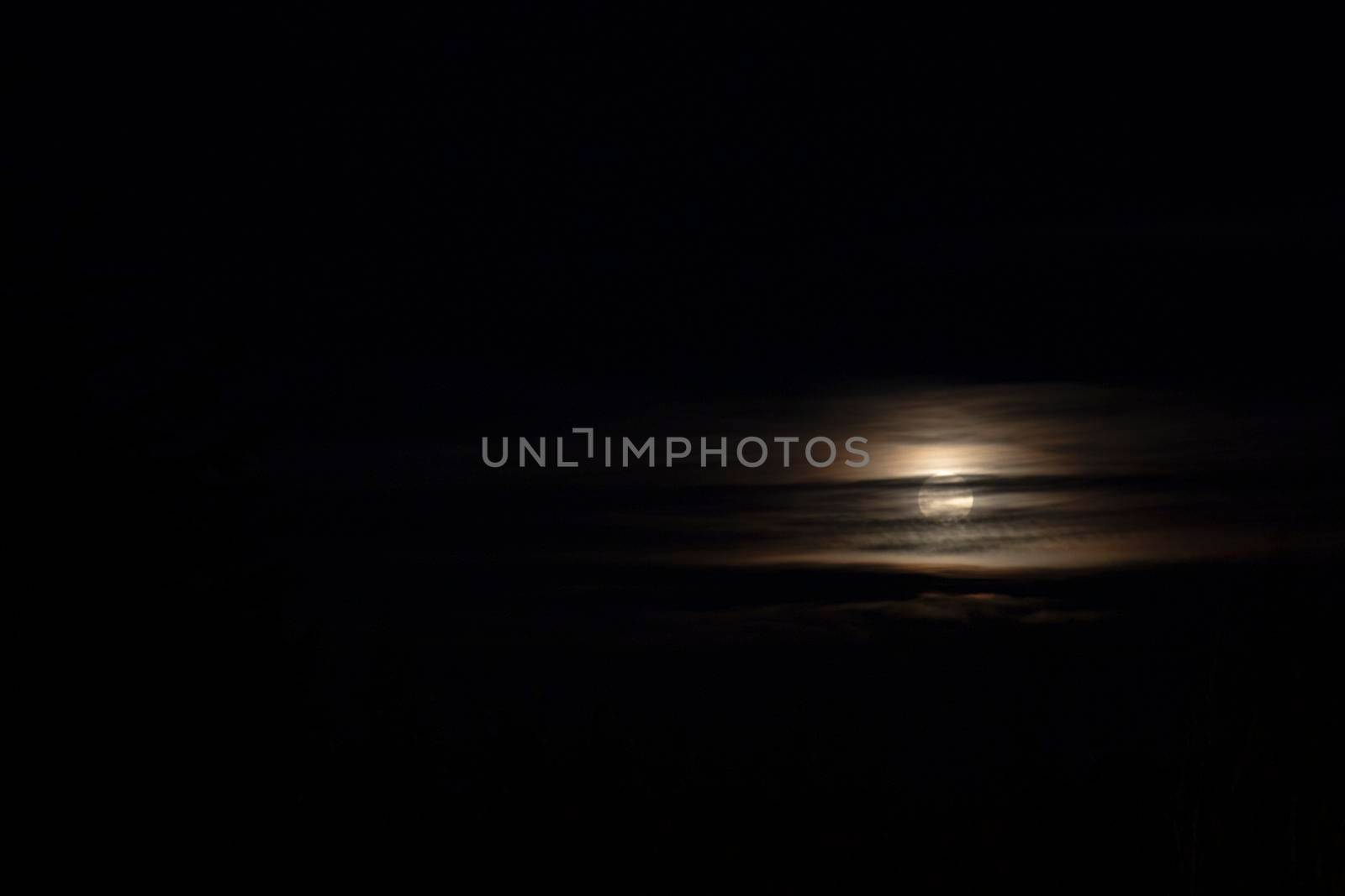 Moon in a dark night by ValentimePix