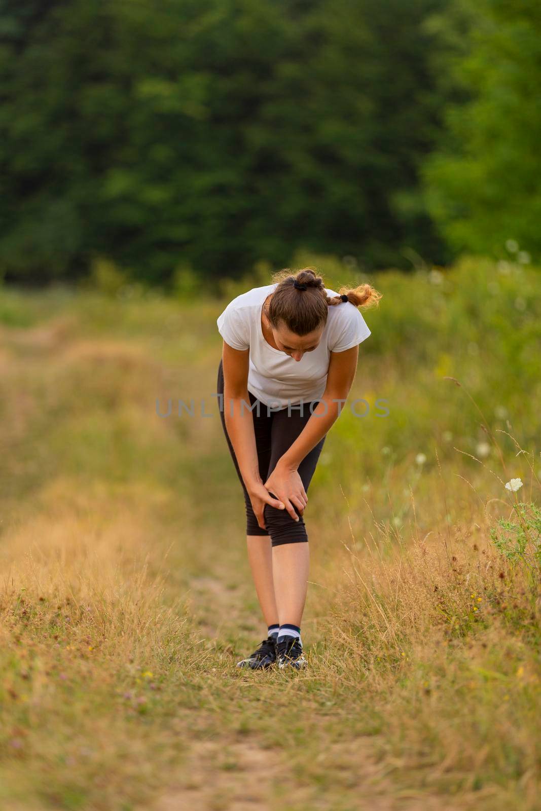 woman injured her leg while running by zokov