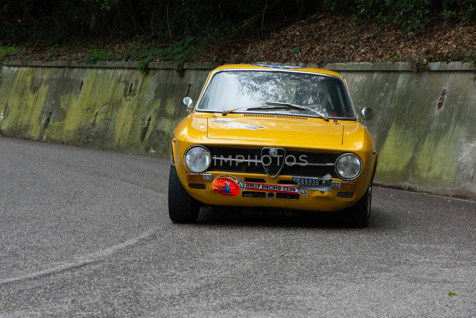 PESARO COLLE SAN BARTOLO , ITALY - OTT 10 - 2021 : ALFA ROMEO JUNIOR SCALINO on an old racing car in rally