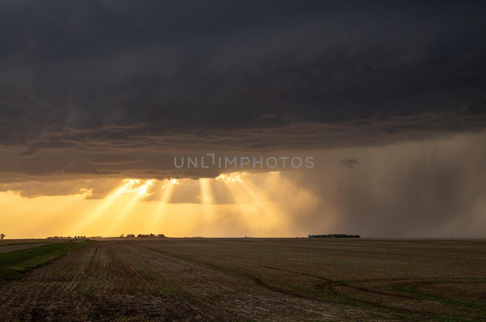 Prairie Storm Canada Summer time clouds warning