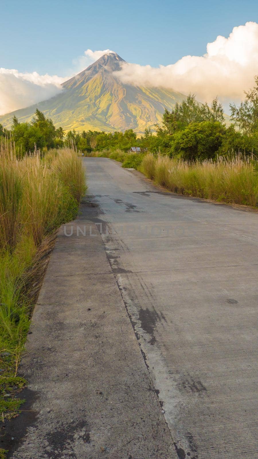 Mayon Volcano in Legazpi, Philippines. Mayon Volcano is an active volcano and rising 2462 meters from the shores of the Gulf of Albay