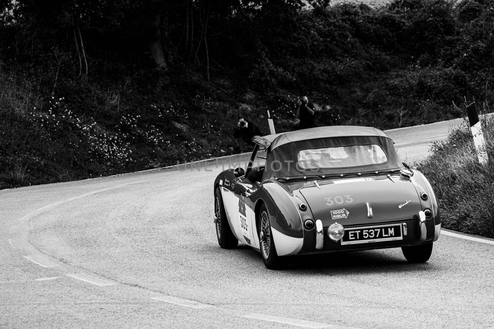 AUSTIN HEALEY 100/6 1957 an old racing car in rally Mille Miglia 2020 the famous italian historical race by massimocampanari