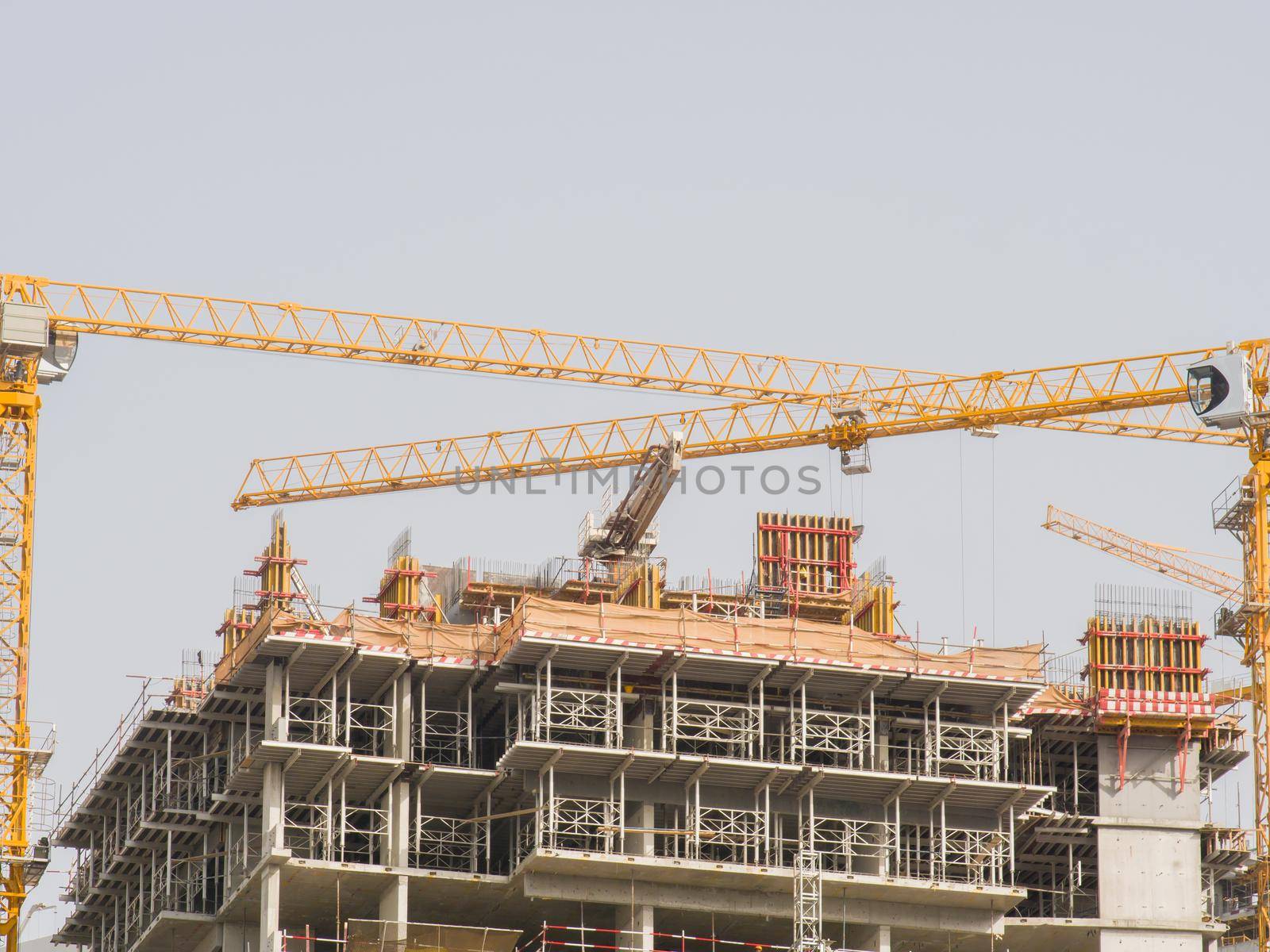 Construction of a multi-storey building in Dubai. by DovidPro