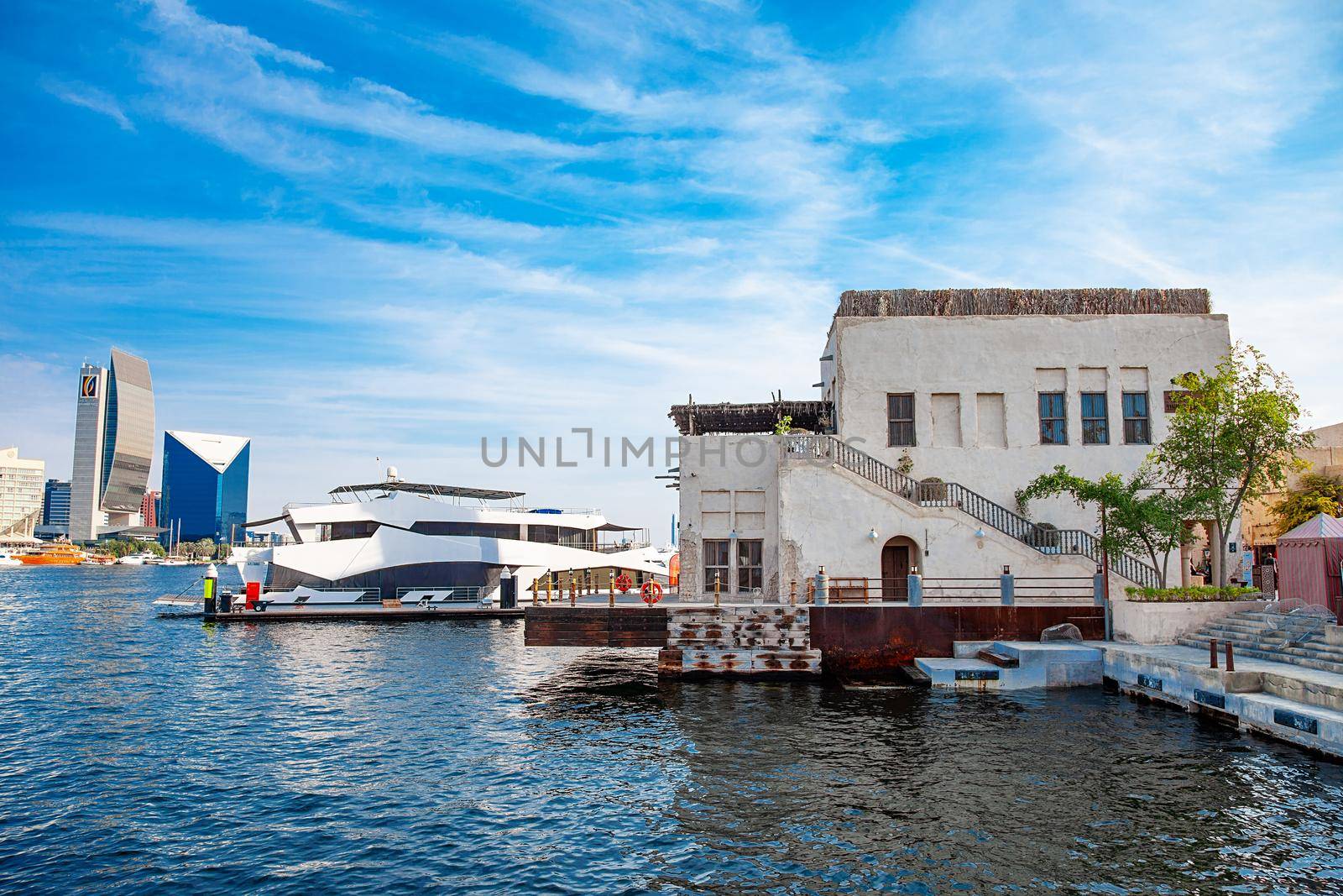 Dubai/OAE - 01 05 2020: Marina Promenade View