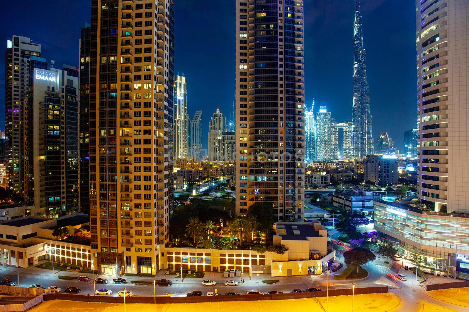 Dubai, OAE - 01 05 2020: Night Downtown View