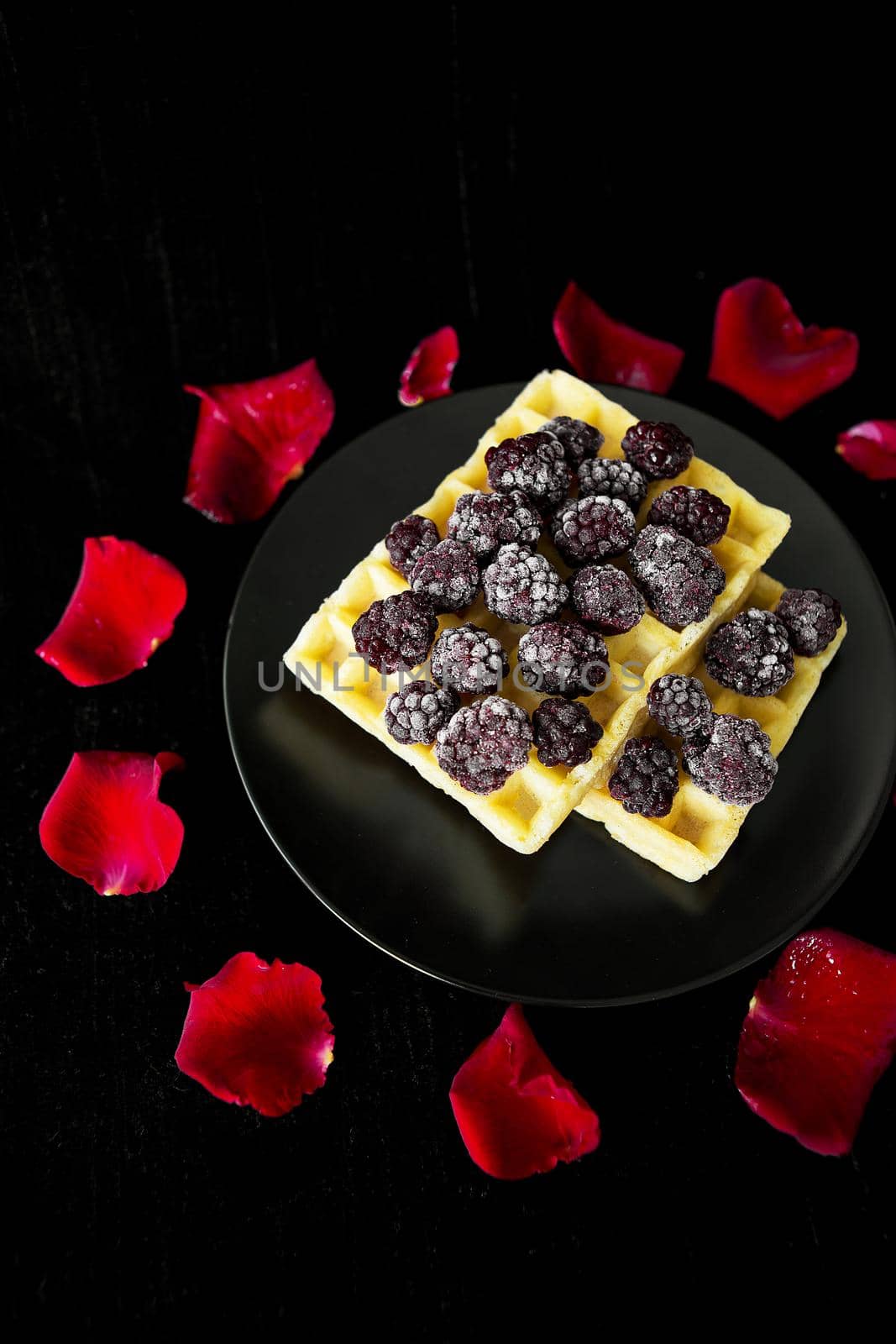 Belgian waffles with blackberry by sfinks