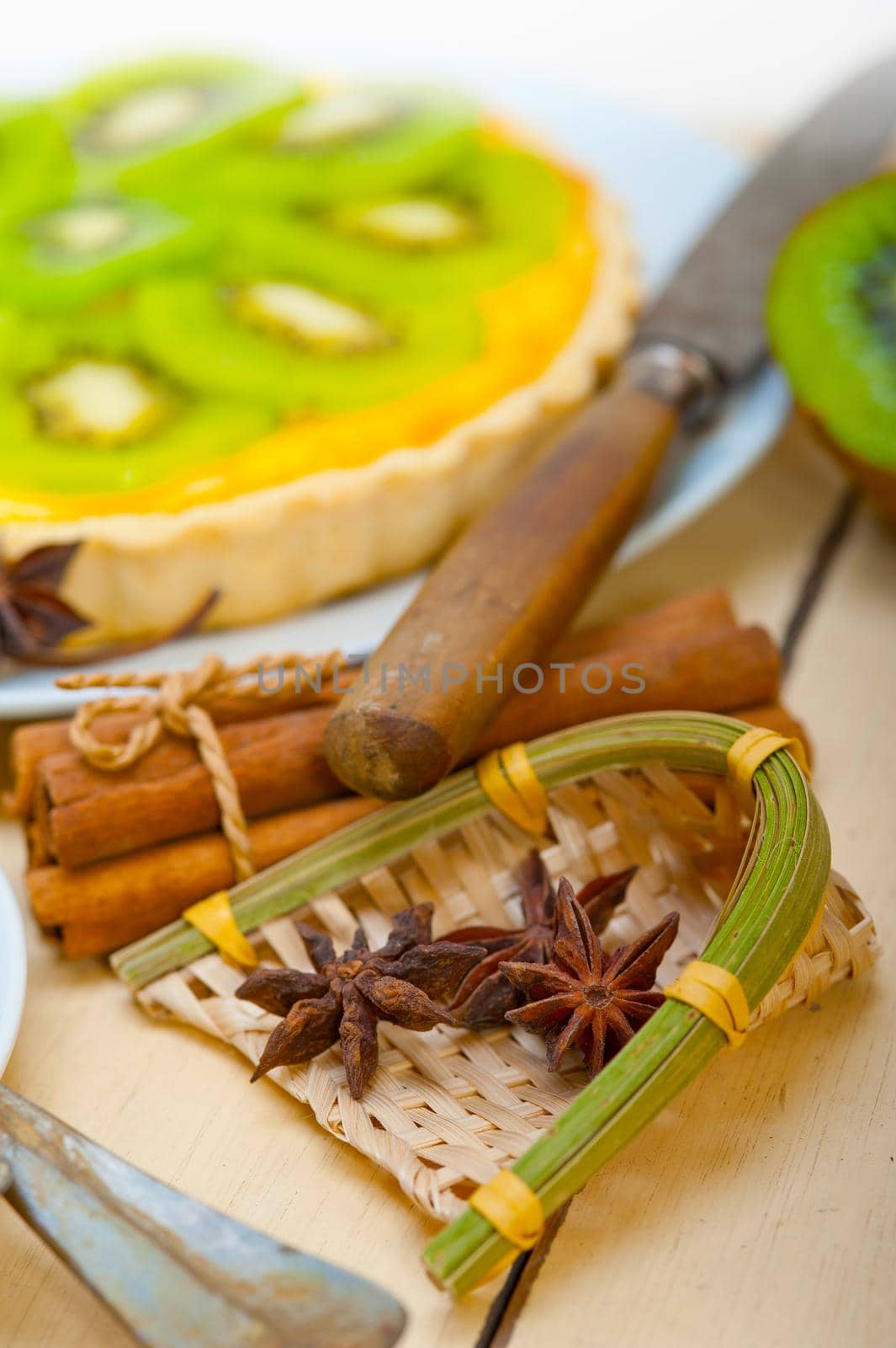 kiwi  pie tart with lemon custard cream and spices