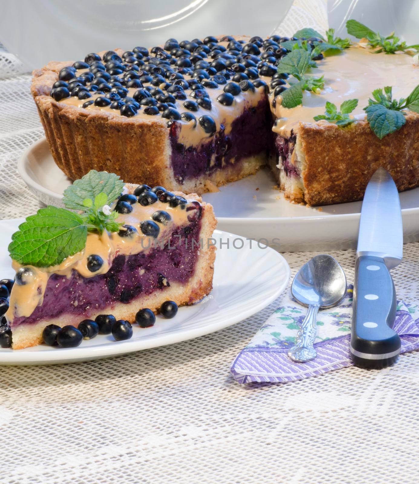 Blueberry pie with mint and sweetened condensed milk. From series "Tart with blueberry and condensed milk"