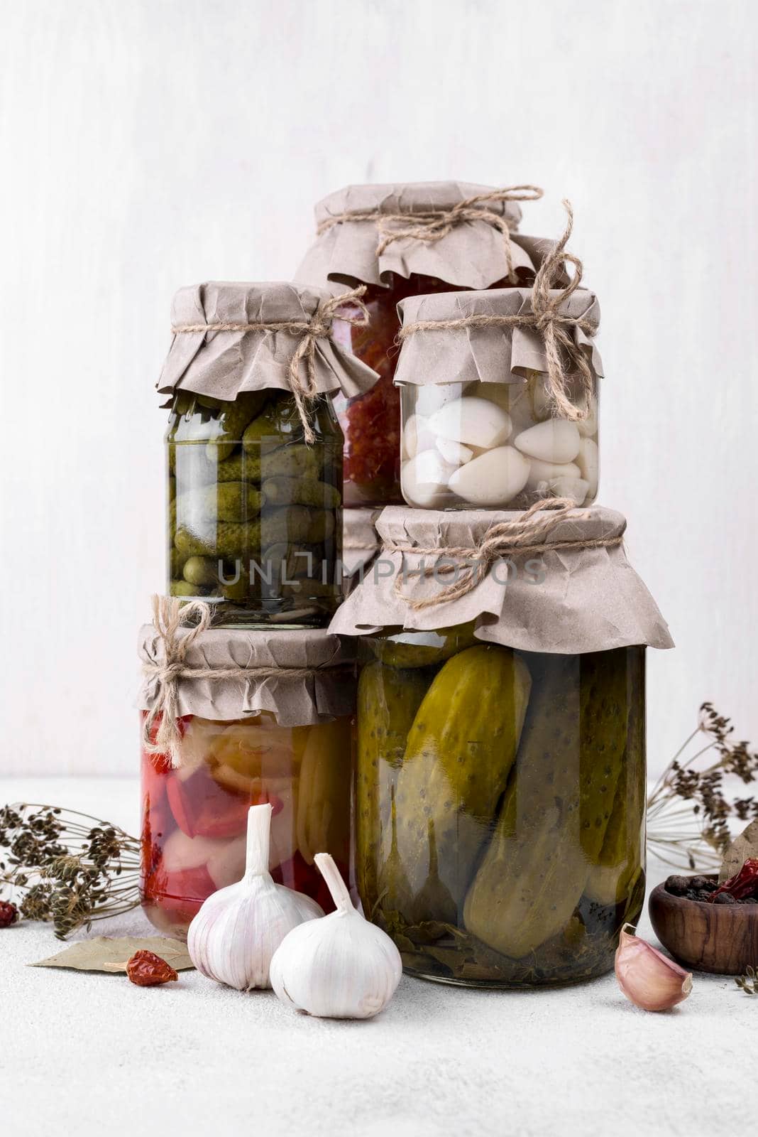 jars arrangement with picked vegetables by Zahard