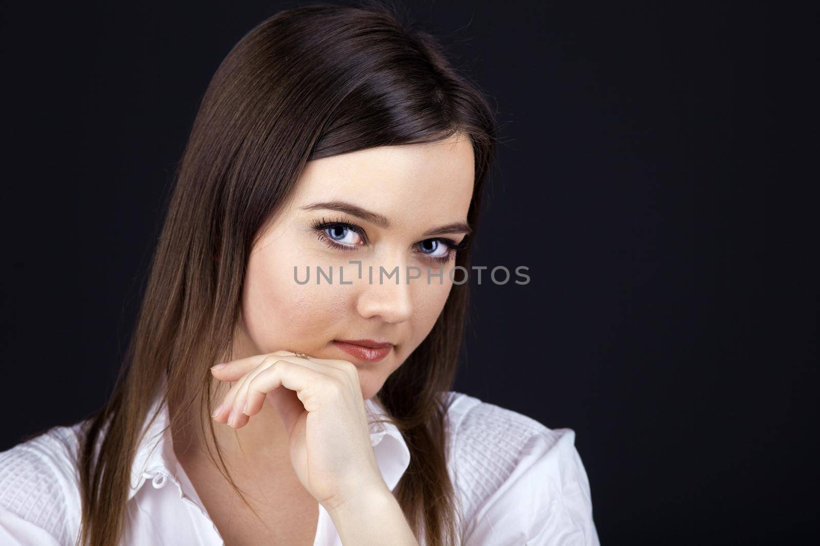 Young beauty business woman - serious portrait