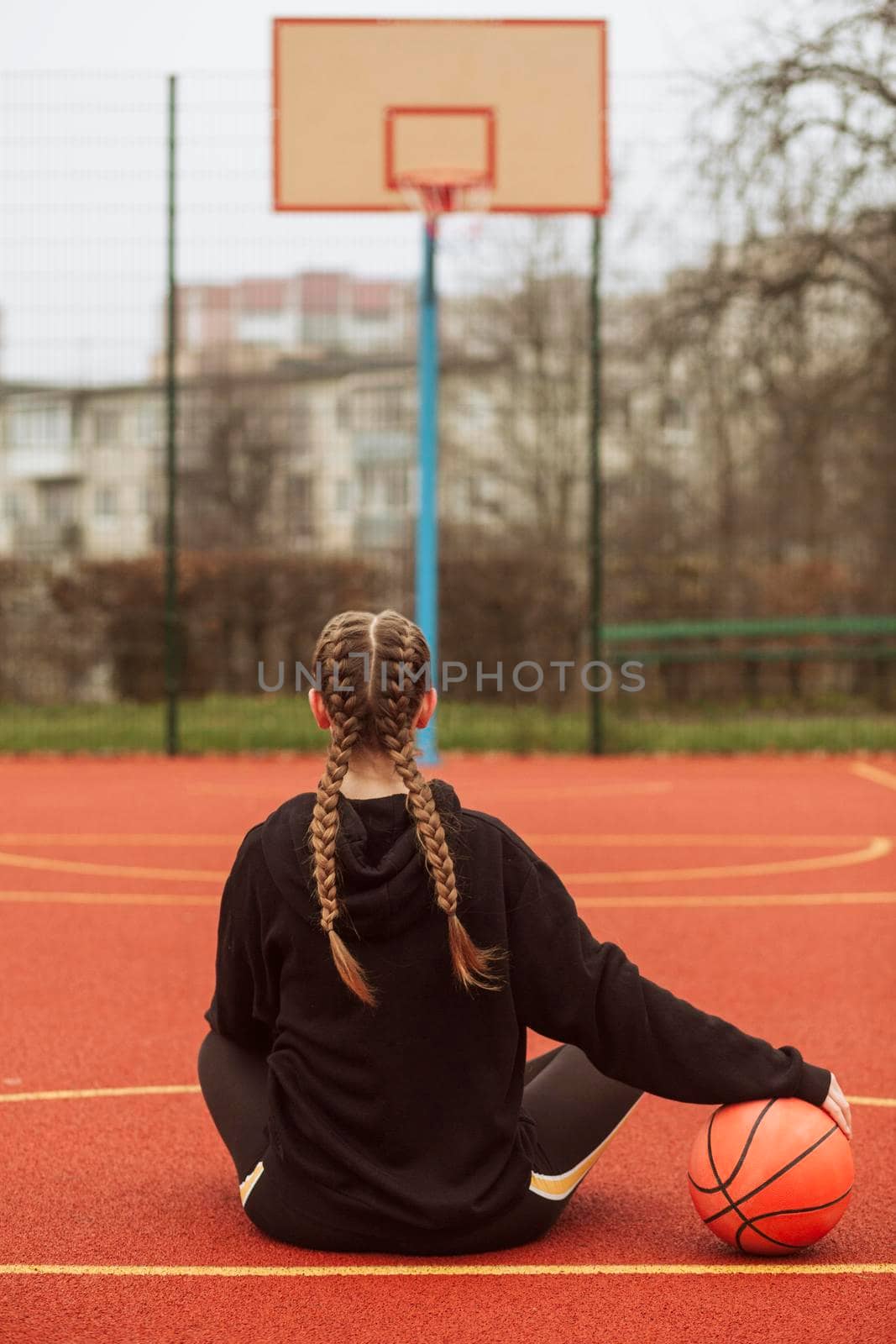 teenager posing basketball field by Zahard