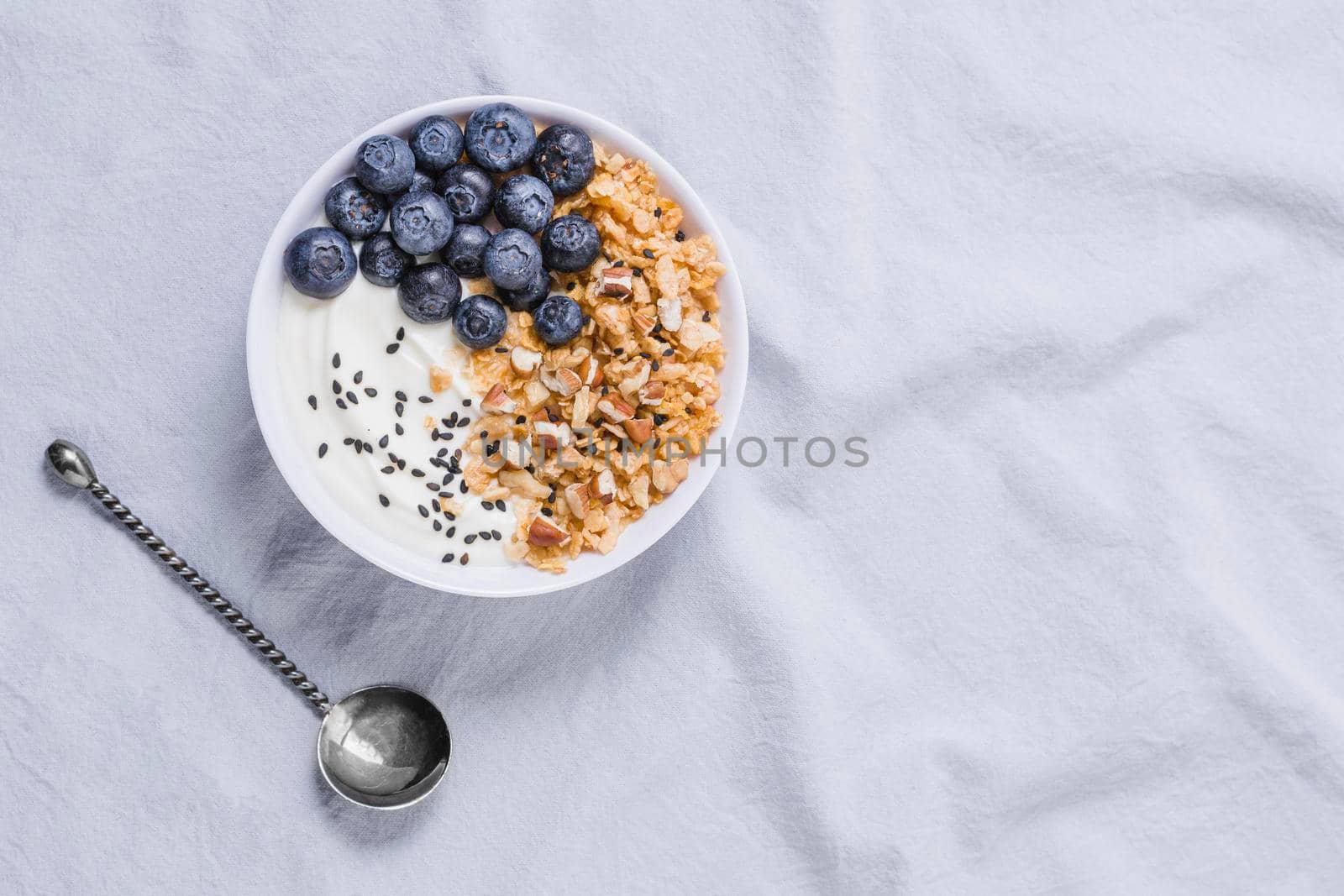 delicious yogurt bowl with blueberries oats by Zahard