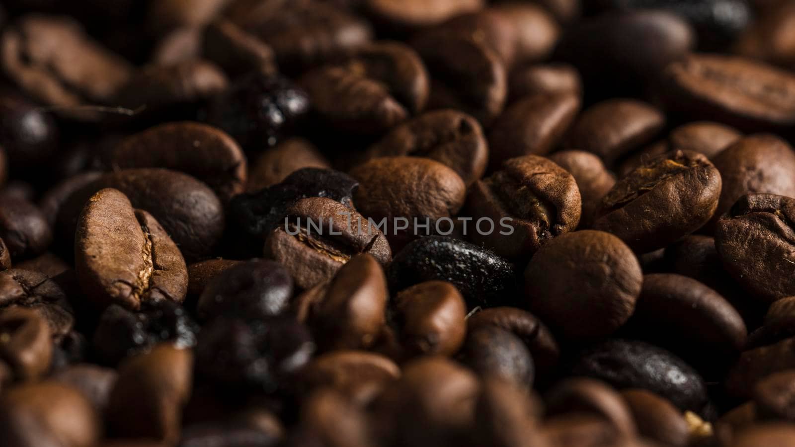 aromatic coffee beans by Zahard