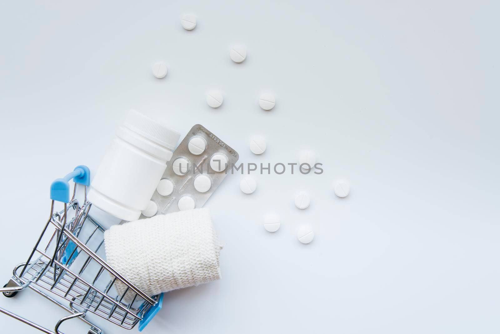 top view pills shopping cart by Zahard